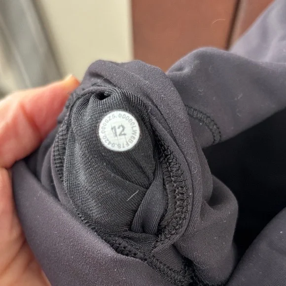 Lululemon Wunder Train 23” Leggings - Picture 4 of 4